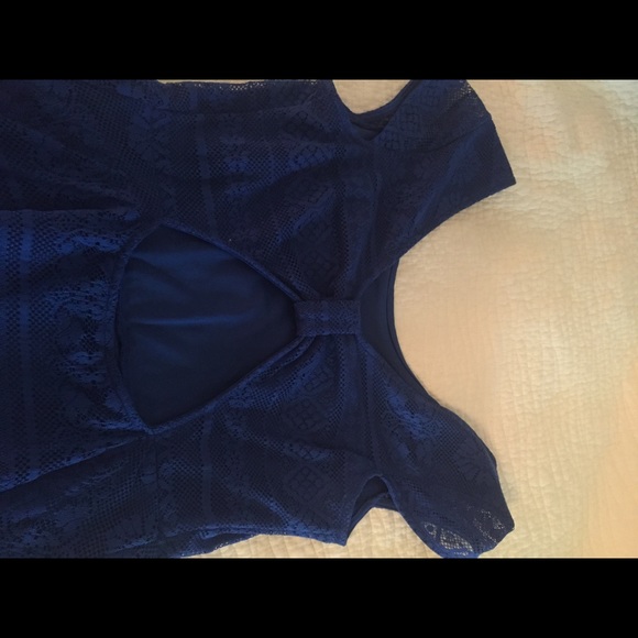 Blue dress with bow cutout on back - Picture 2 of 4