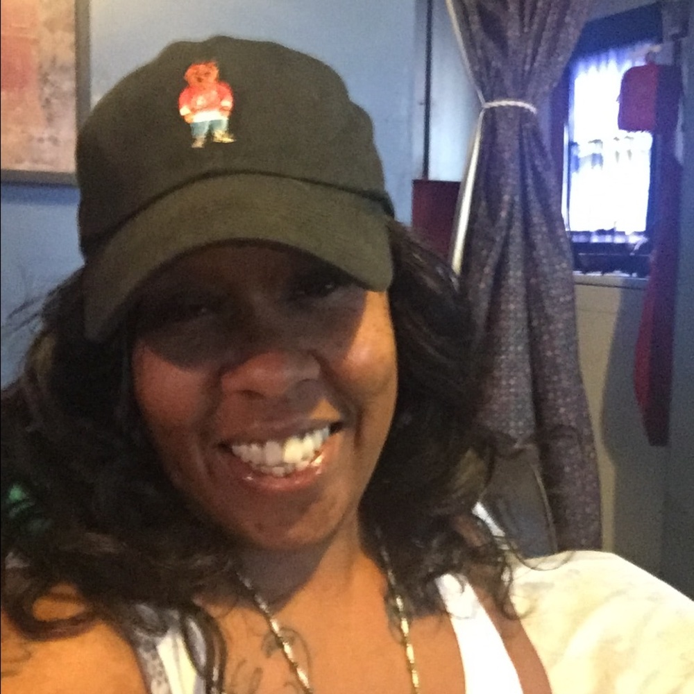 Meet your Posher, Antionette