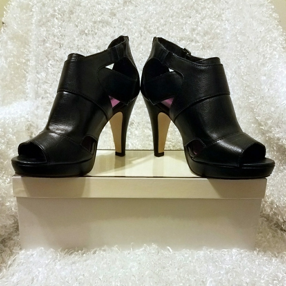 Madden Girl Black Stilettos