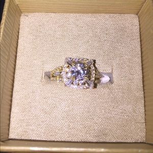 10 karat yellow gold ring white diamond simulant
