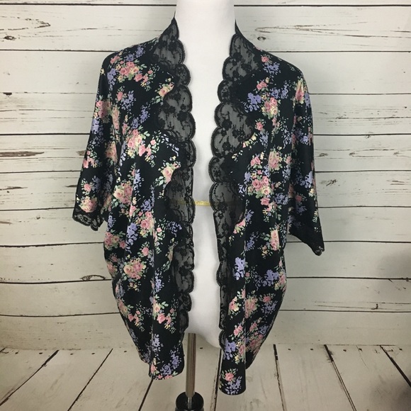 Flower patterned Kimono - Picture 1 of 1