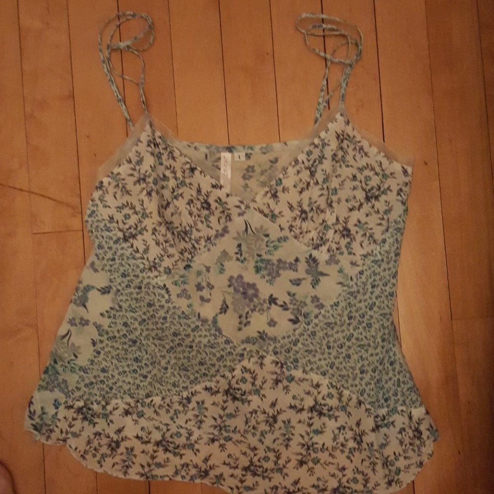 Top - Picture 2 of 4