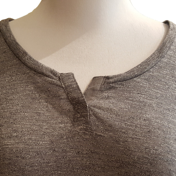 Women's So Gray Notch Neck Tee Size Large NWT - Picture 7 of 8