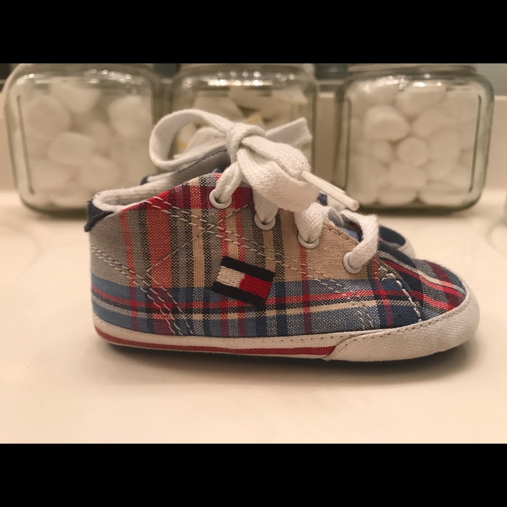 Tommy Hilfiger walker shoes