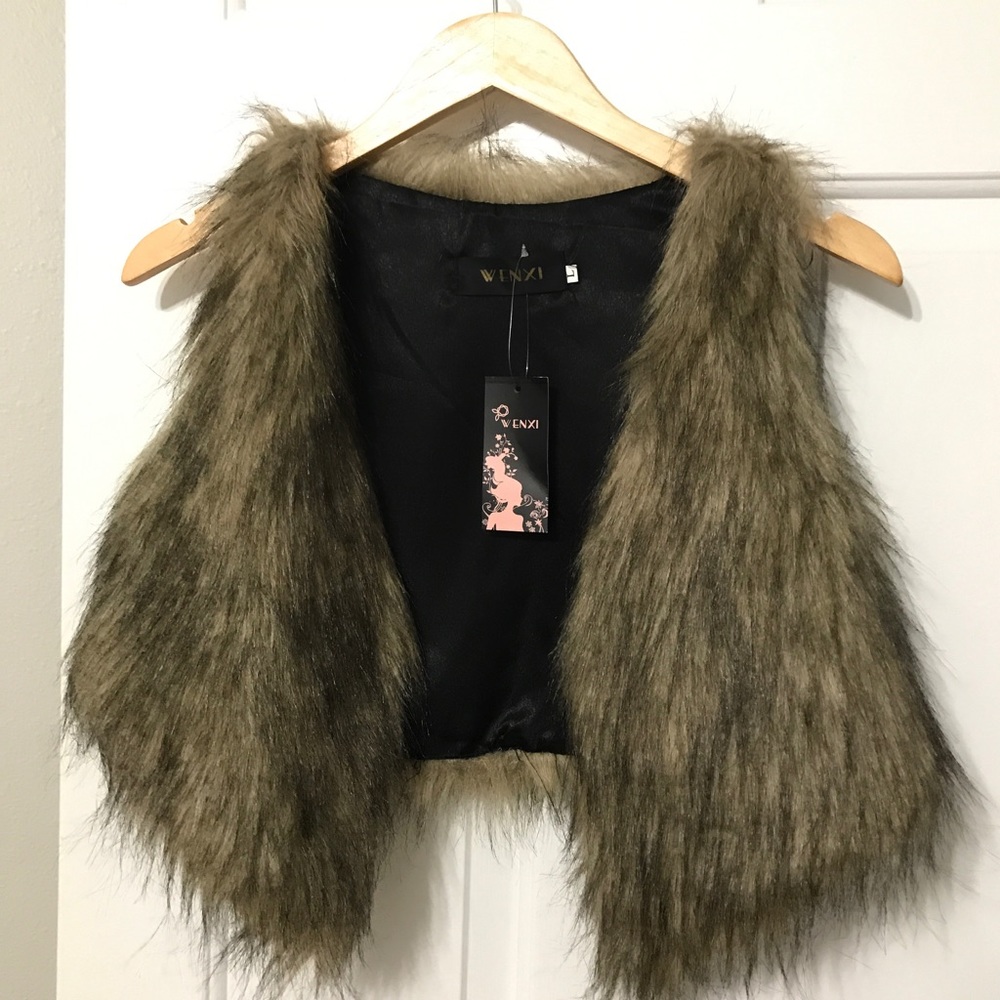 🍂NWT Faux Fur Brown Vest, perfect fall accessory