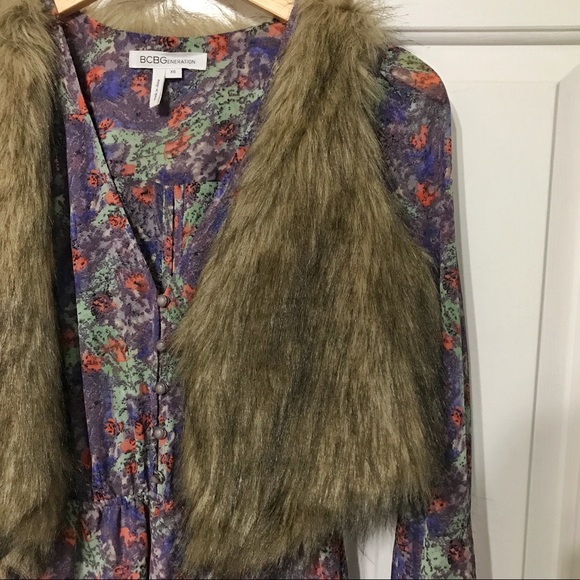 🍂NWT Faux Fur Brown Vest, perfect fall accessory - Picture 1 of 3