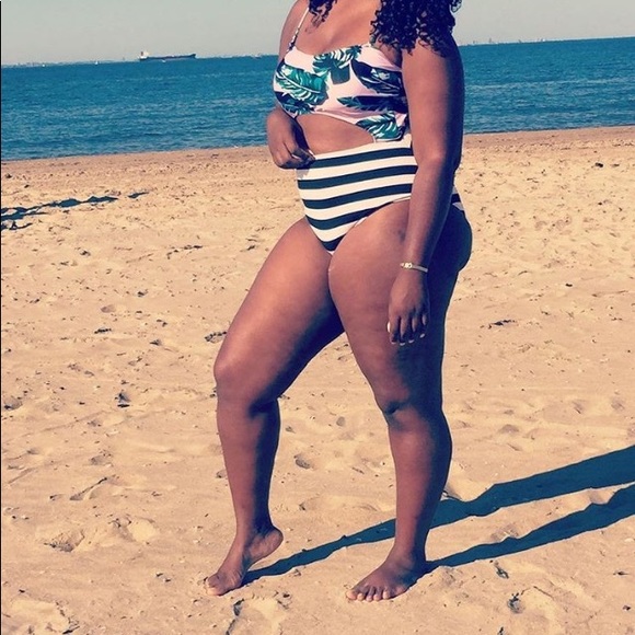 Bathing suits - Picture 2 of 2