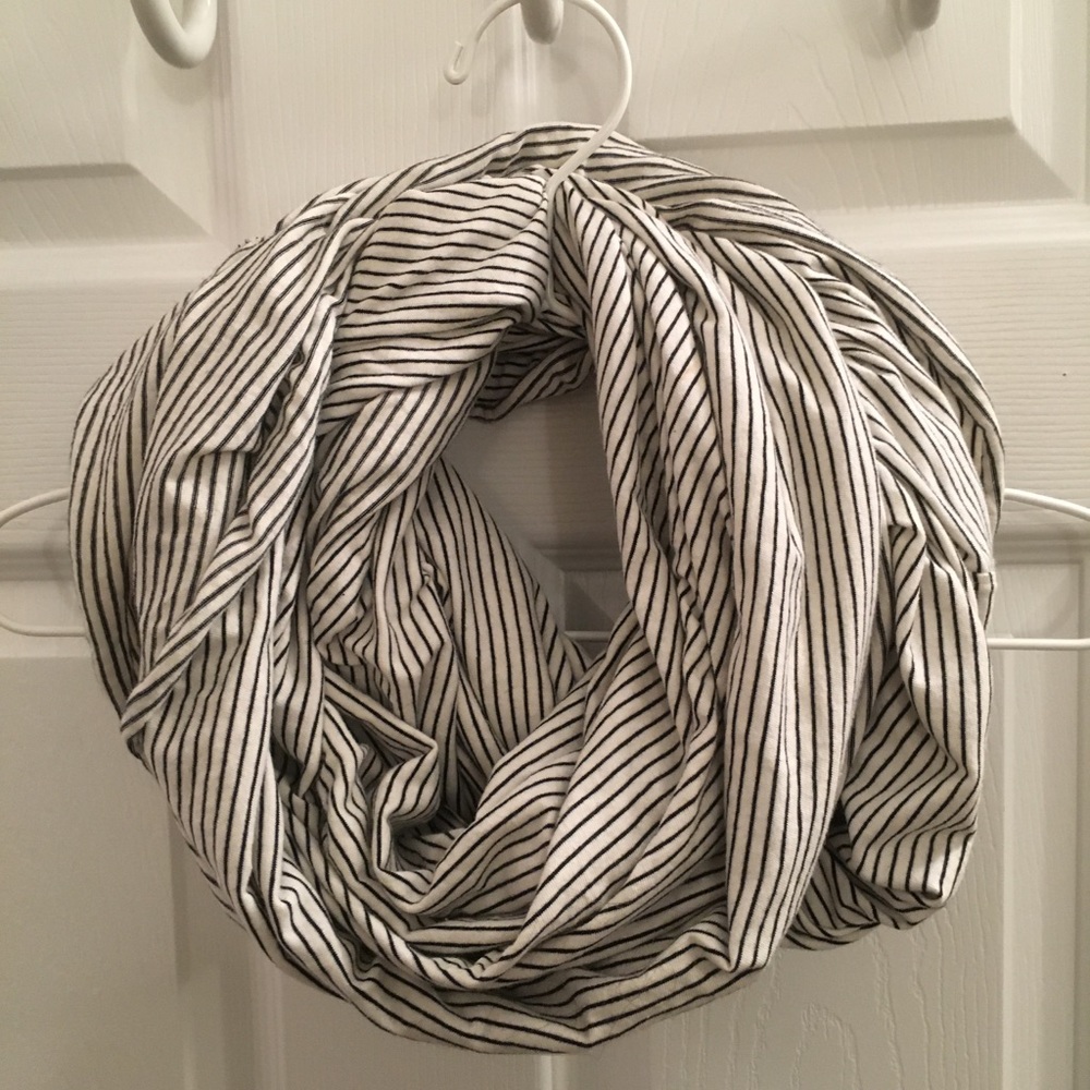 Striped Infiniti scarf