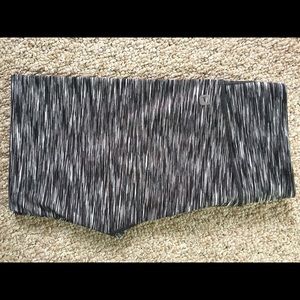 Fabletics Gray & Black Capri Leggings