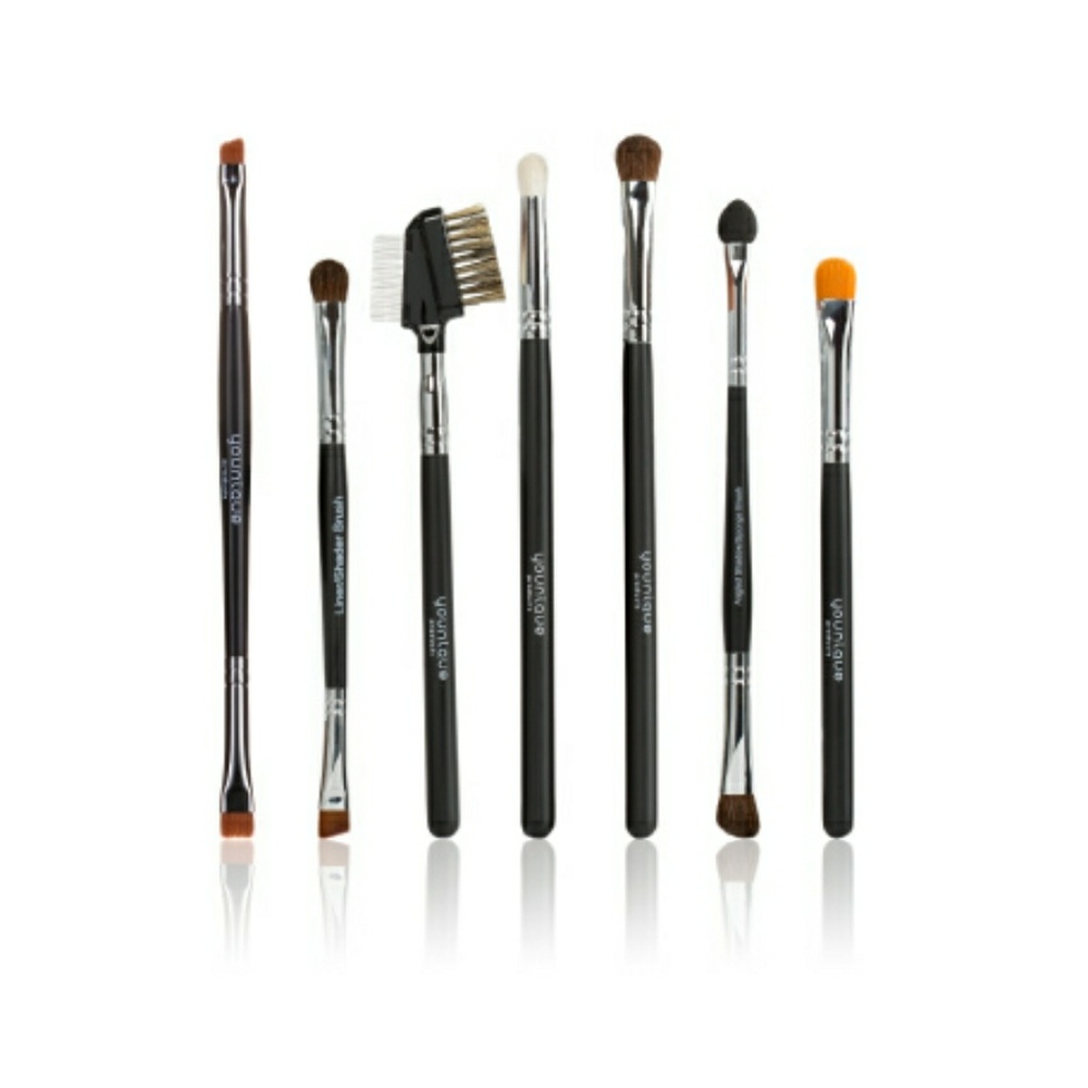 Eye brush set