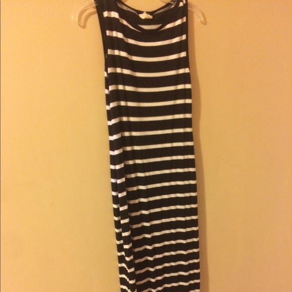 SOLD Black and white striped maxi dress 👗 - Picture 1 of 3