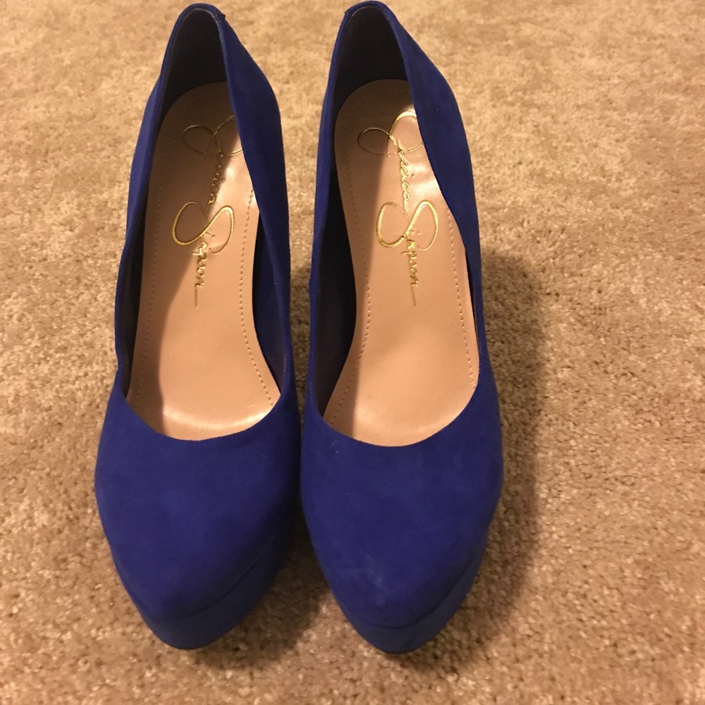 Royal blue round toe suede pumps