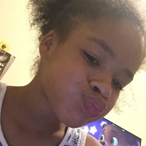 Meet your Posher, Jade