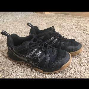 Nike volleyball shoes. Only tried on. Size 5