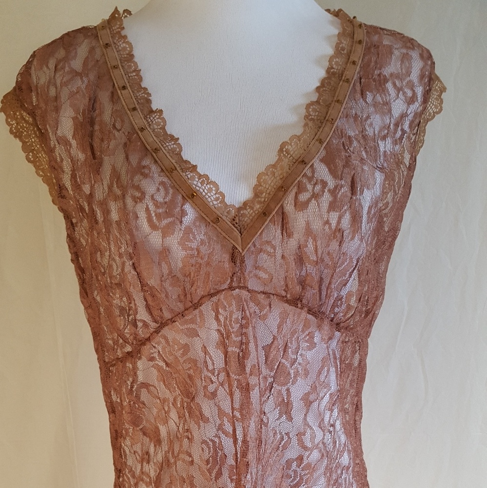 Sleeveless Lace Blouse