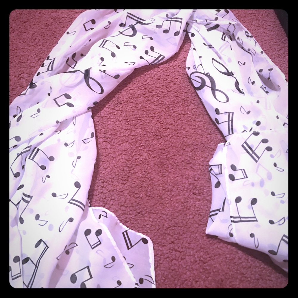 Music note scarf
