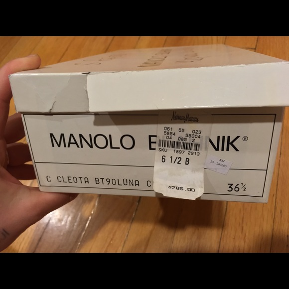 Vintage Manolo Blahnik Silver Pointed Heels - Picture 5 of 5