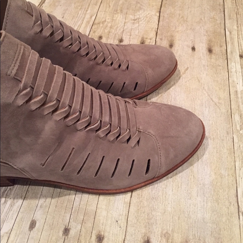 SAM EDELMAN NWT ankle booties in Taupe 8 or 8.5 - Picture 5 of 7