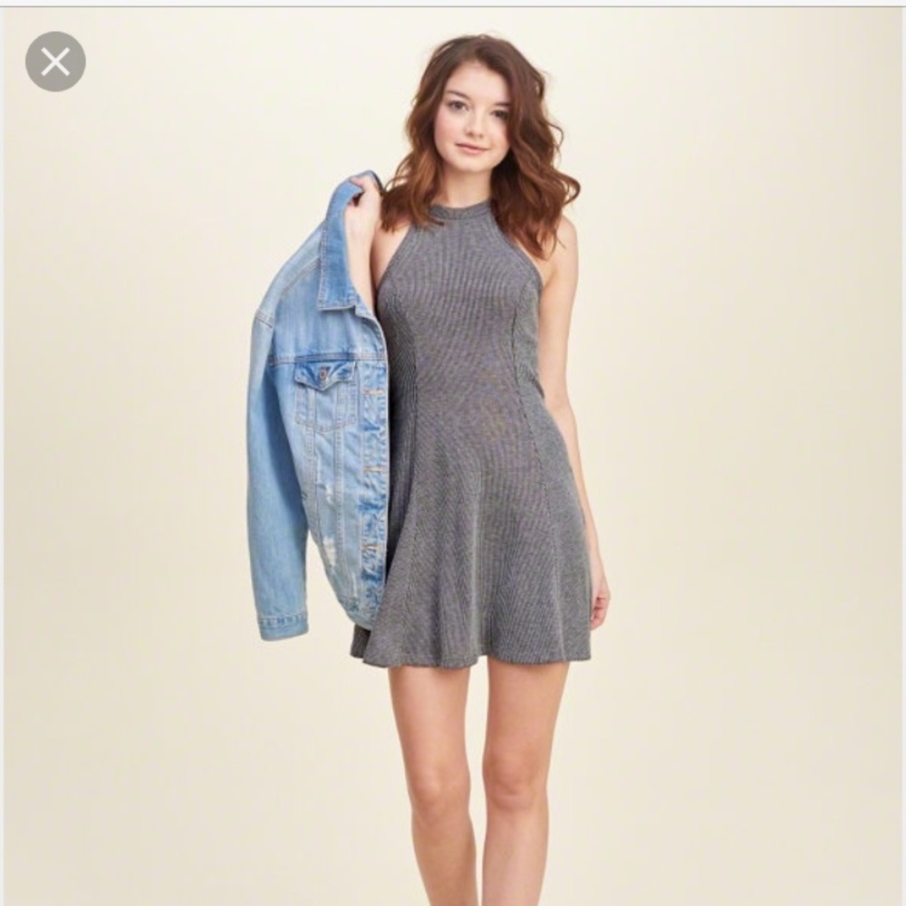 NWOT Hollister high-neck swing dress