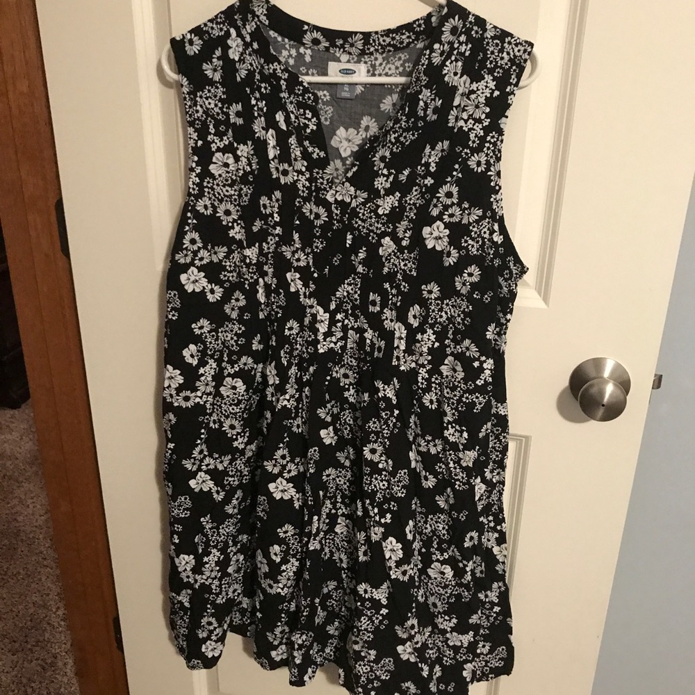 Black & White Floral Print Dress