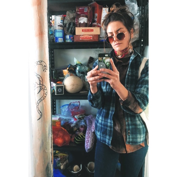 Meet your Posher, Lauren - Picture 3 of 9