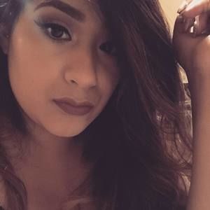 Meet your Posher, Valeria