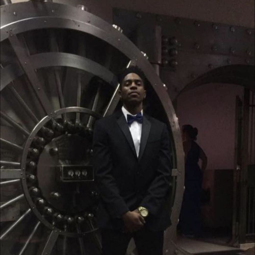 Meet your Posher, Zoketo