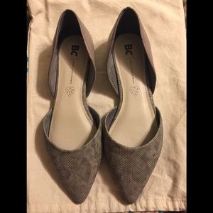 Women's Society Embossed Pointed Toe Gray Flats