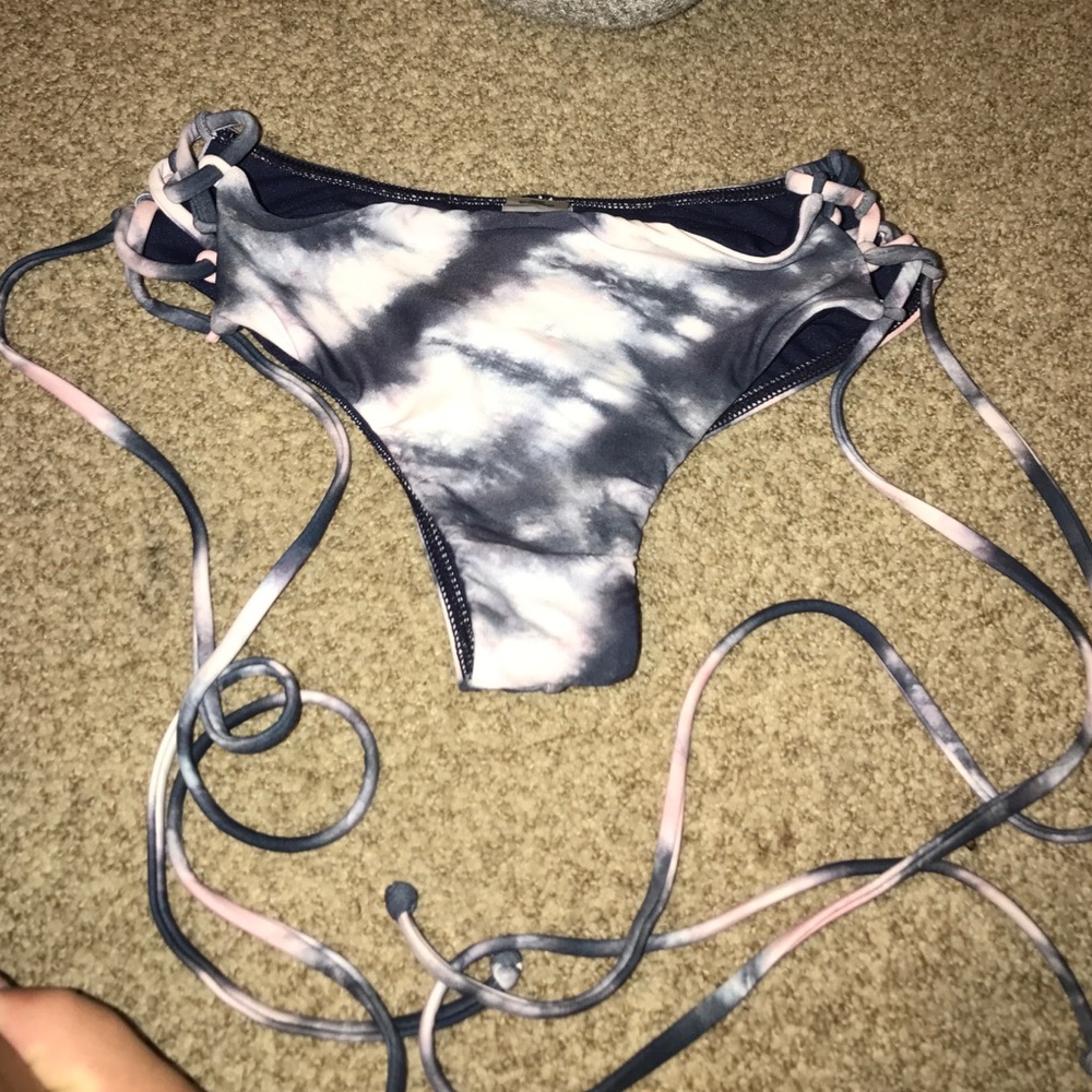 Starppy bikini bottom never worn