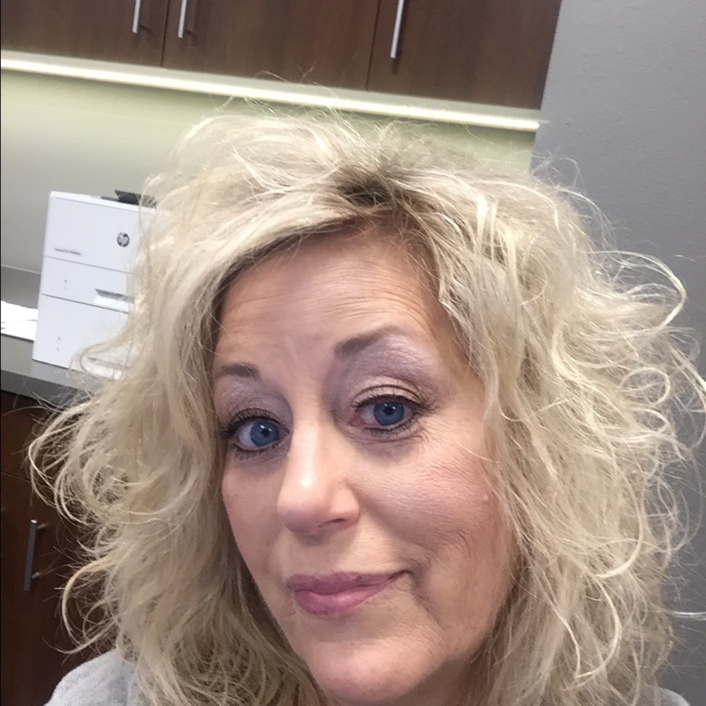 Meet your Posher, Kelly