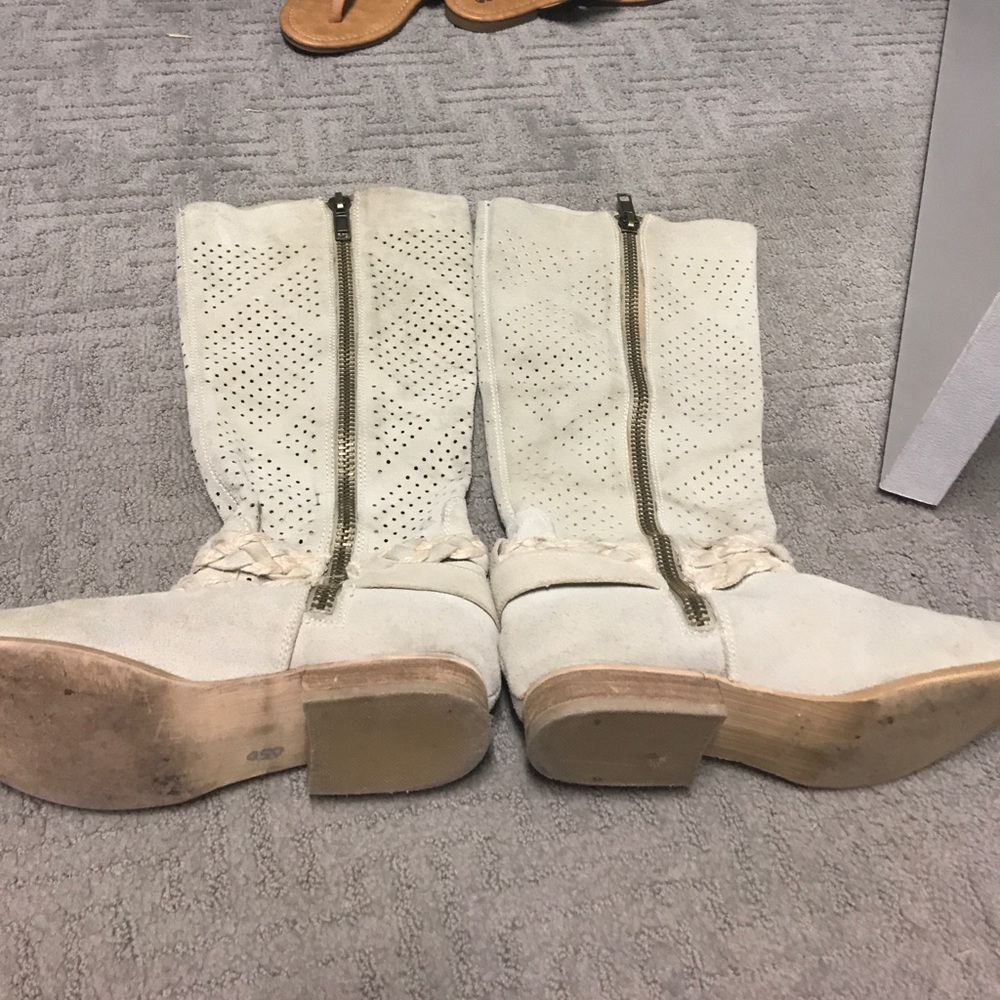 Perforated boots size 7