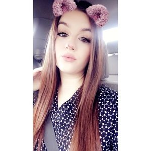 Meet your Posher, Brittney