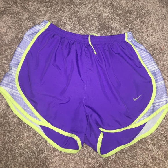 Nike shorts - Picture 1 of 3
