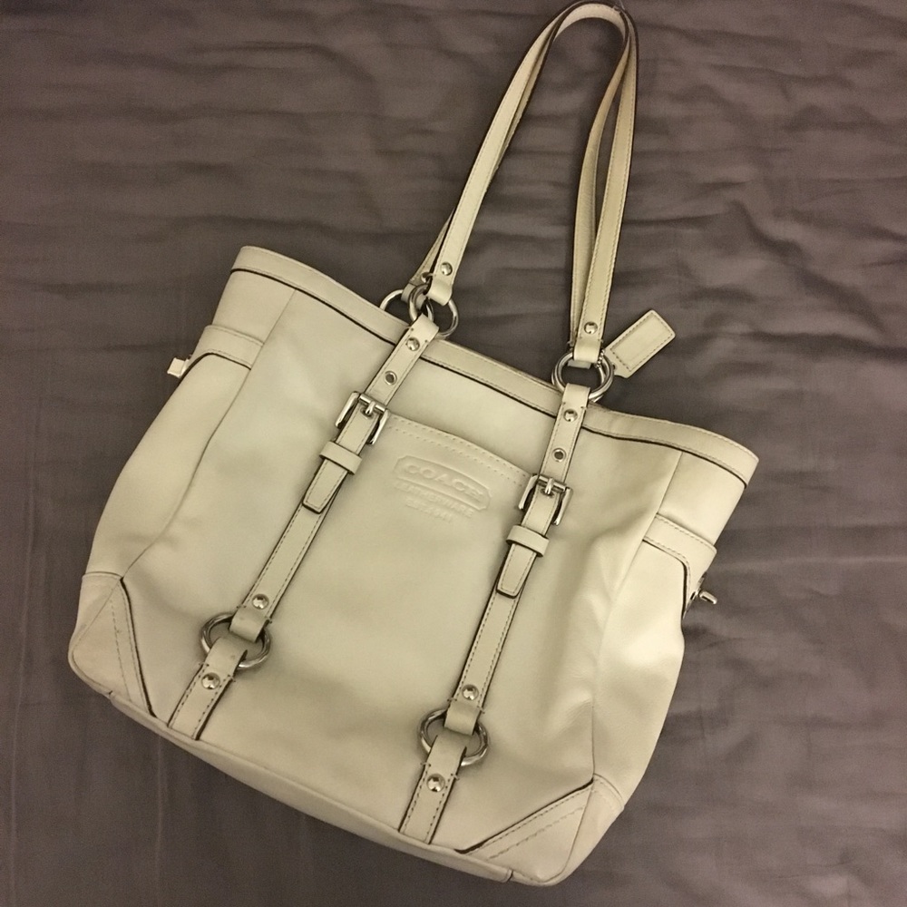 Authentic Coach Leather Off White Purse Handbag