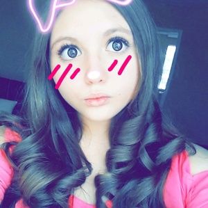 Meet your Posher, Dania