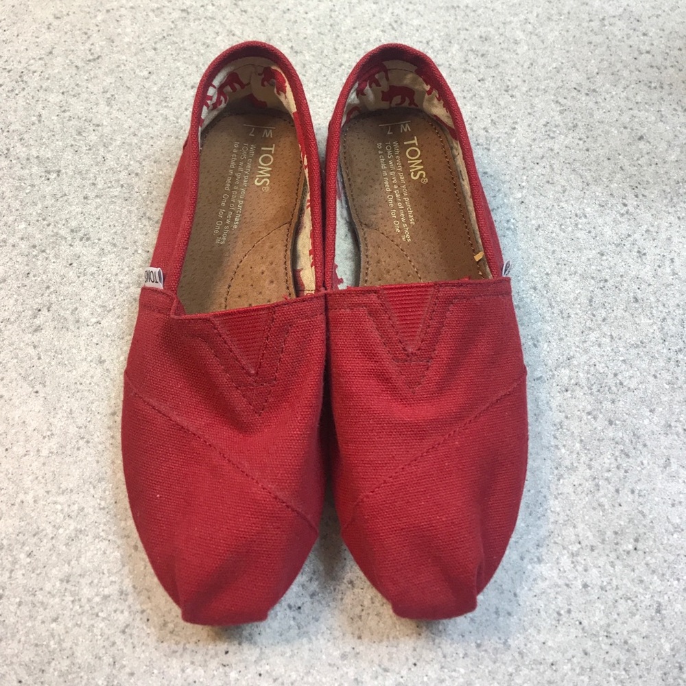 Brand New Red Toms size 7