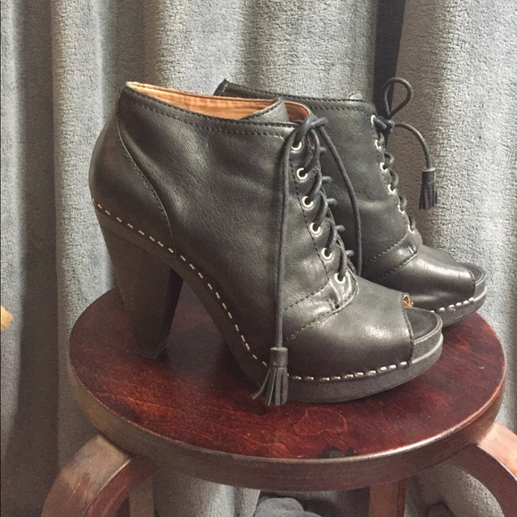 Lucky Brand Shoes - Lucky brand leather heels