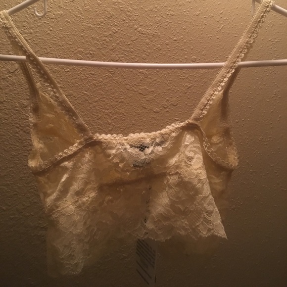 extremely cute cream bralette - Picture 2 of 3