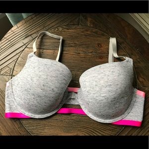 Victoria's Secret Women's bra, Like New!!