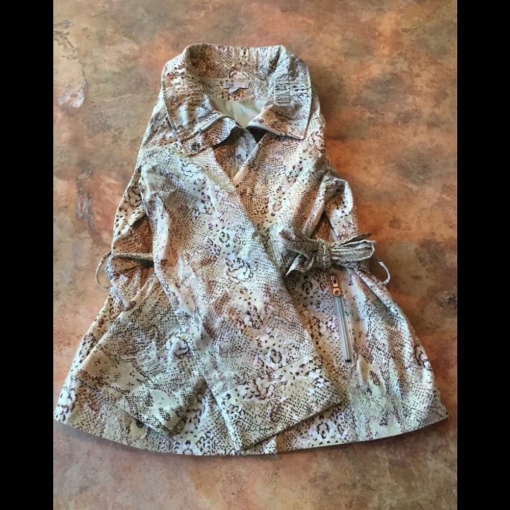 Puli rain jacket