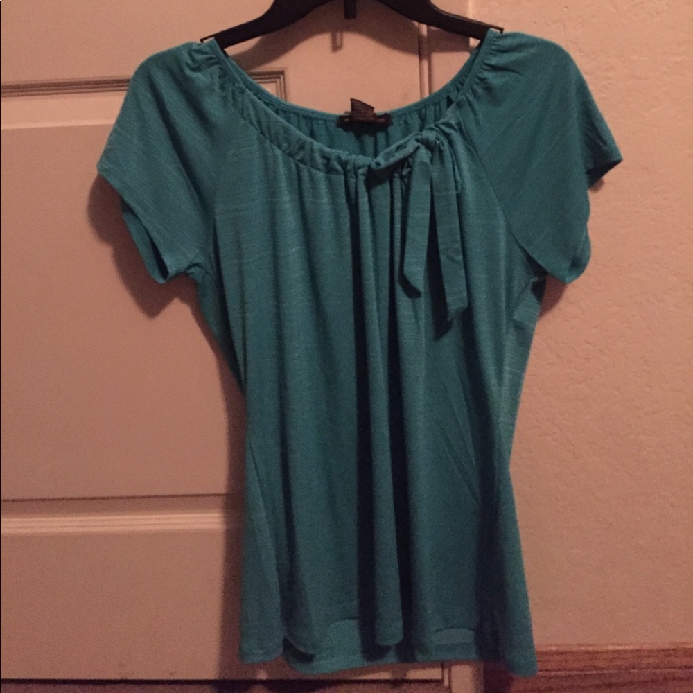 Nice blue blouse top (never worn)