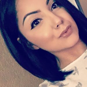 Meet your Posher, Gloria