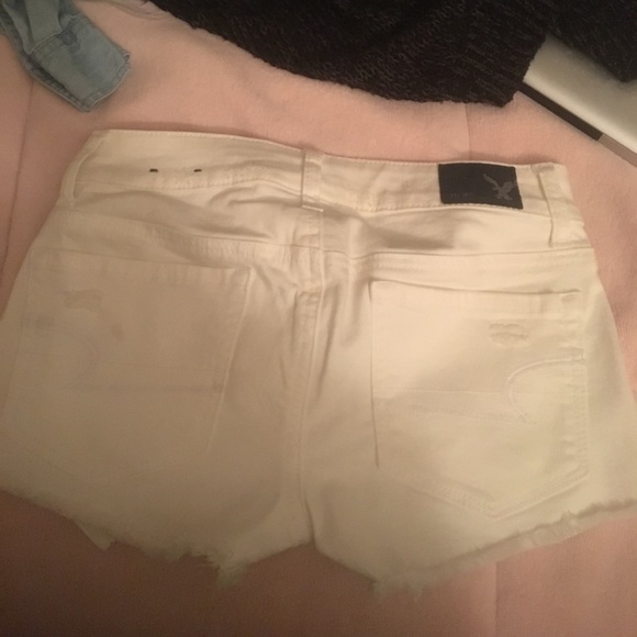 super cute white shorts - Picture 2 of 2