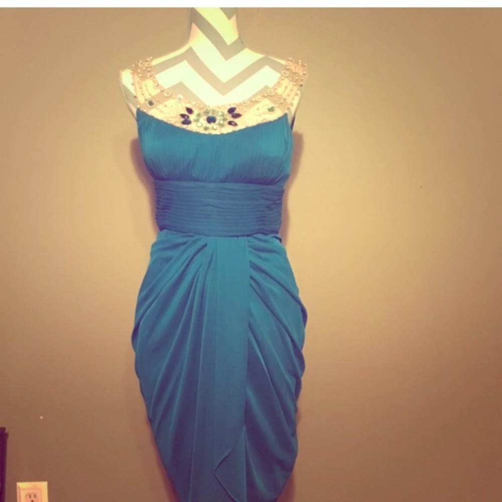Teal jeweled neckline cocktail dress 👗