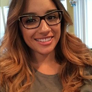 Meet your Posher, Adriana