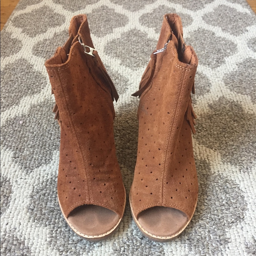 Toms Majorca Suede Peep Toe Bootie in Cinnamon