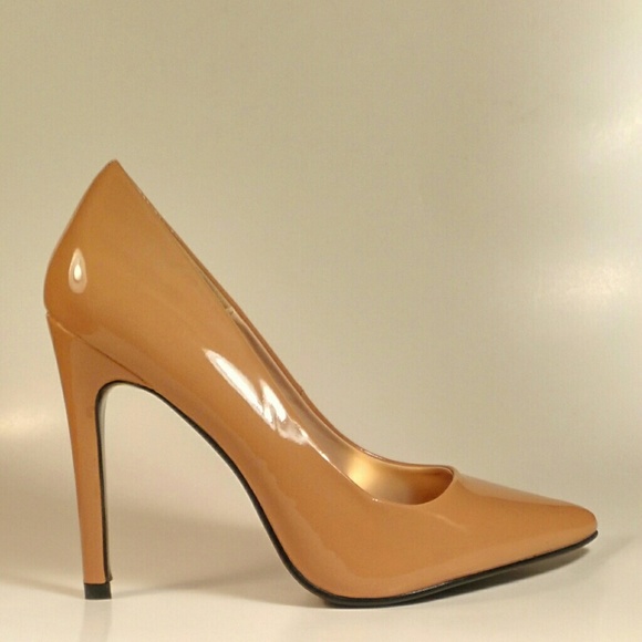 🚨 RESTOCKED! NUDE PUMPS(NO OFFERS) - Picture 3 of 5