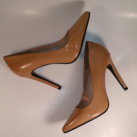 🚨 RESTOCKED! NUDE PUMPS(NO OFFERS) - Picture 2 of 5