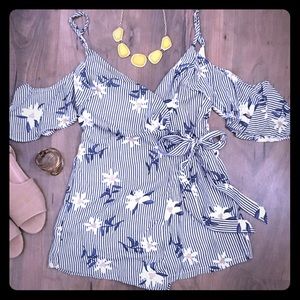 NWT Daisy 🌼 Romper