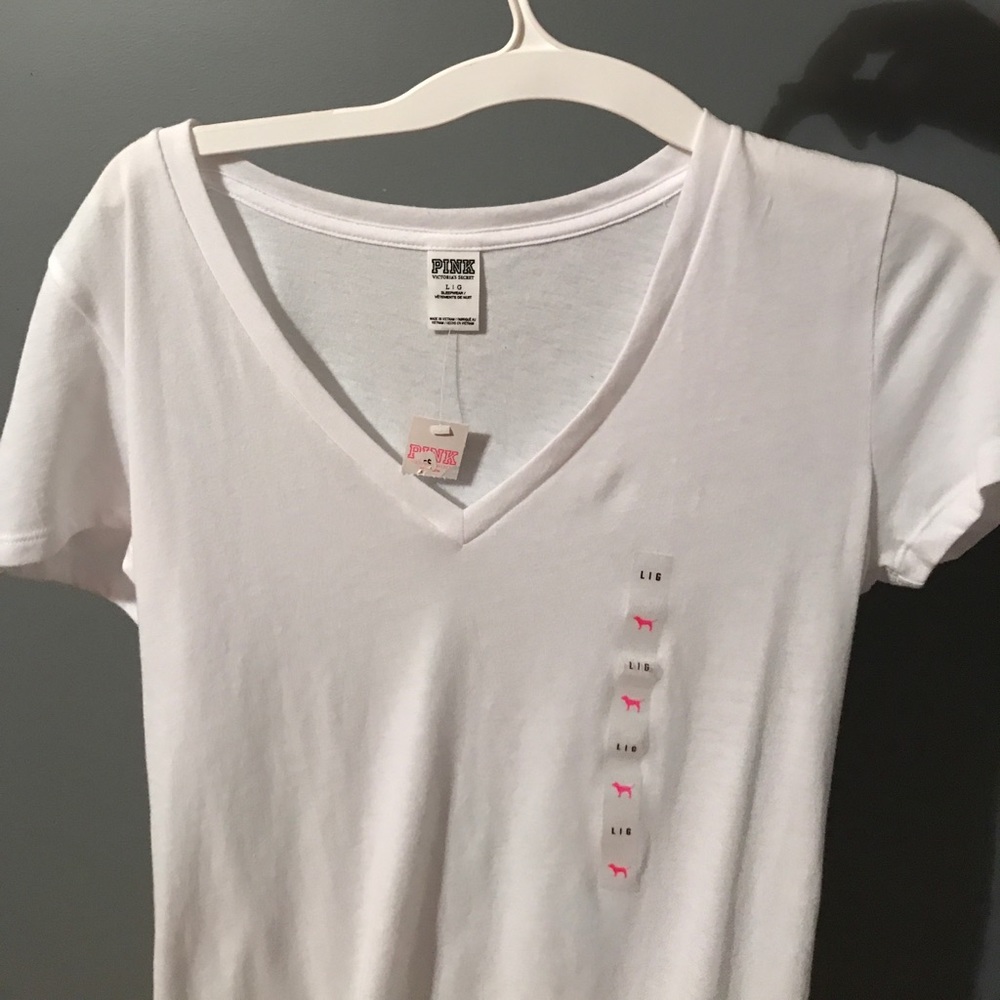 White v neck shirt